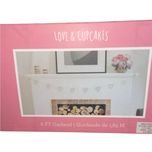 LOVE & CUPCAKES 6 FT GARLAND HEARTS PEARLS BEADED NIB - Picture 2 of 2